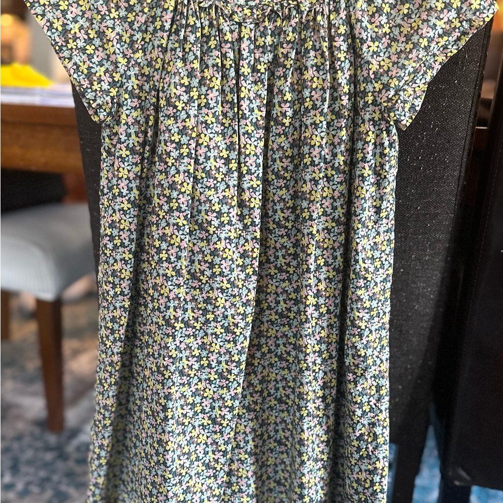 Bonpoint Gray Dress With Floral Pattern. Like New! Size 8.